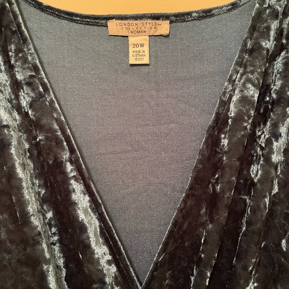 London Style Velvet Wrap Dress - Picture 4 of 4